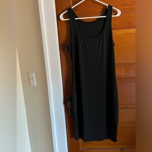 Stretchy black mid length dress XS